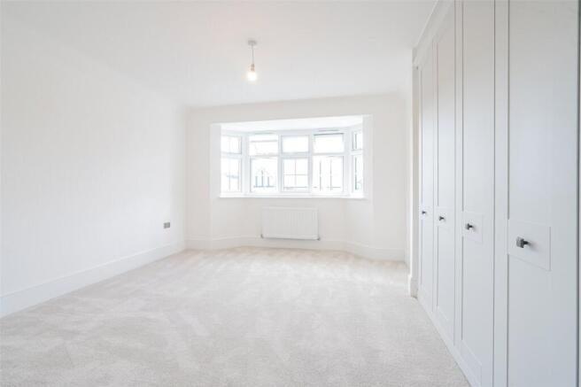 5 bed Detached for sale Image 11