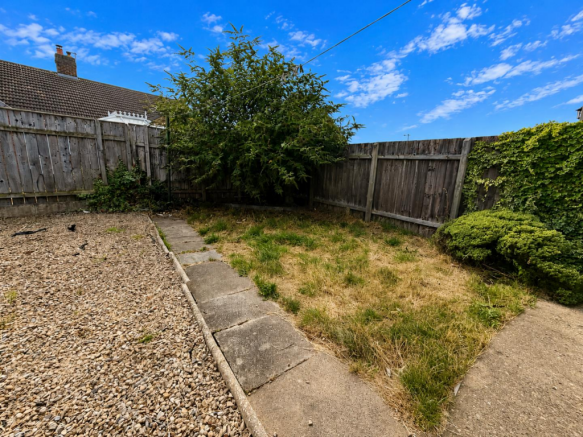 2 bed Semi-Detached Bungalow for sale Image 8