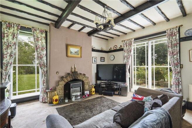 5 bed Detached for sale Image 6