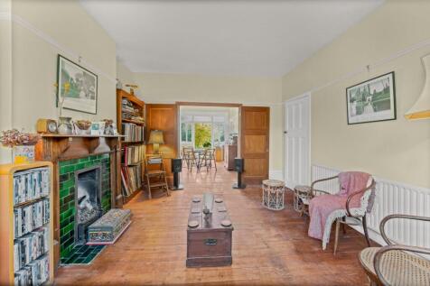 Observatory Road,
East Sheen, SW14