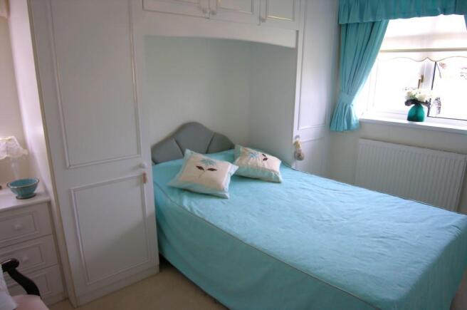 BEDROOM 2