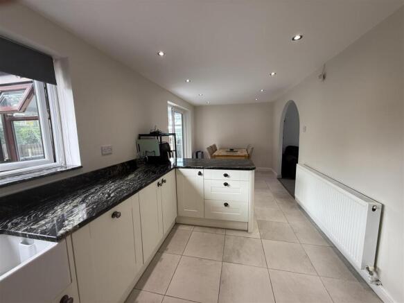 4 bed Detached for sale Image 10
