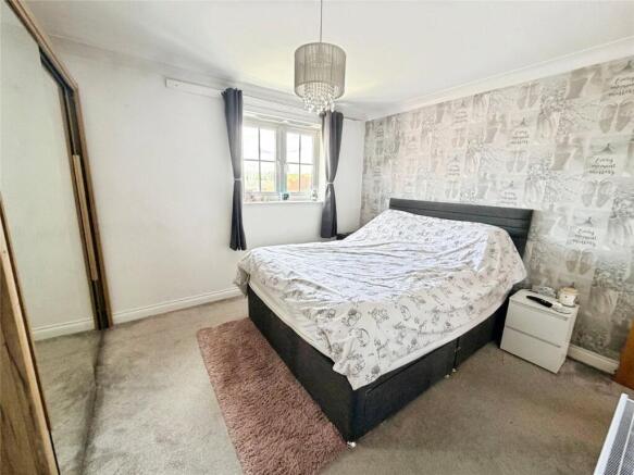 2 bed Flat for sale Image 8