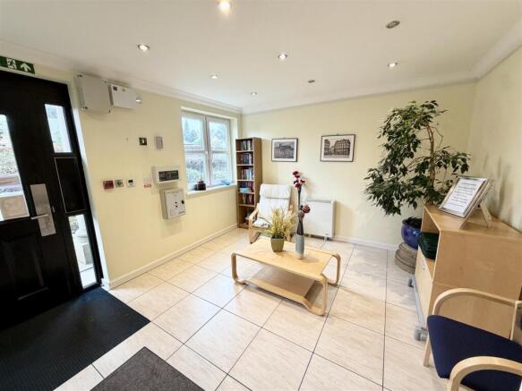 1 bed Flat for sale Image 7