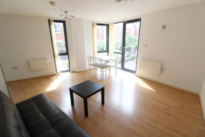 1 bed Apartment to rent Image 5