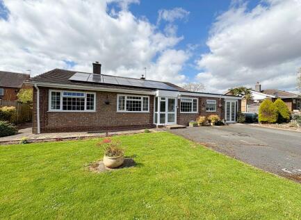 Baughton, Earls Croome