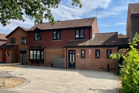 Reading Road, FARNBOROUGH, GU14