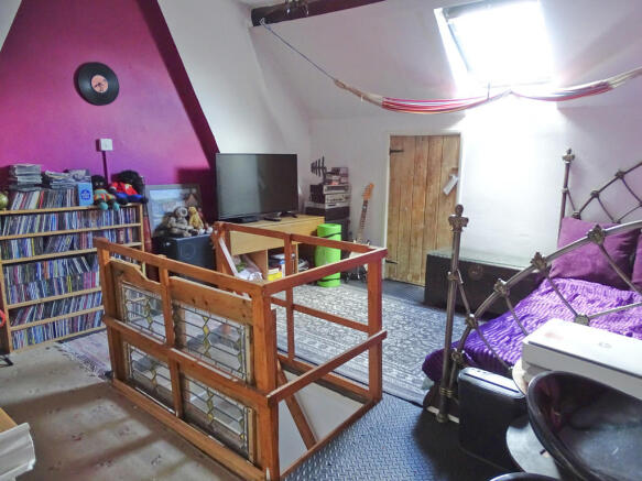 Photo 10