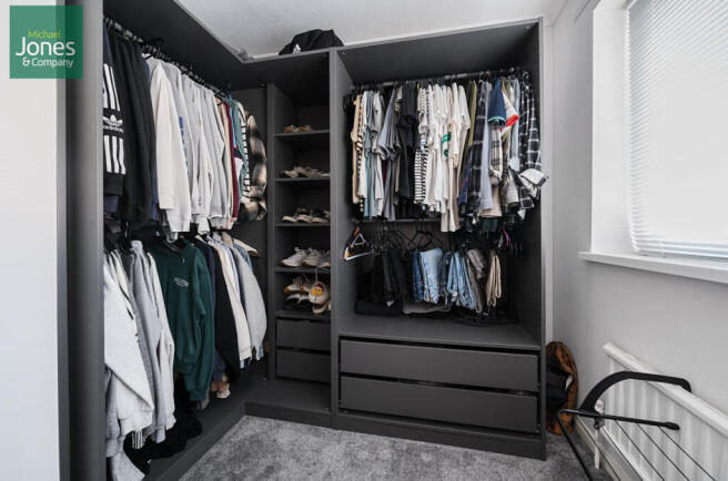 Walk-In Wardrobe