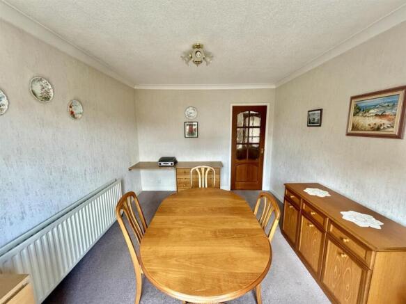 2 bed Semi-Detached Bungalow for sale Image 9