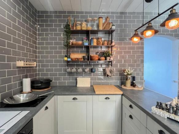 2 bed Terraced for sale Image 10