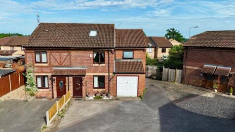 Larchside Close, Spencers Wood, RG7