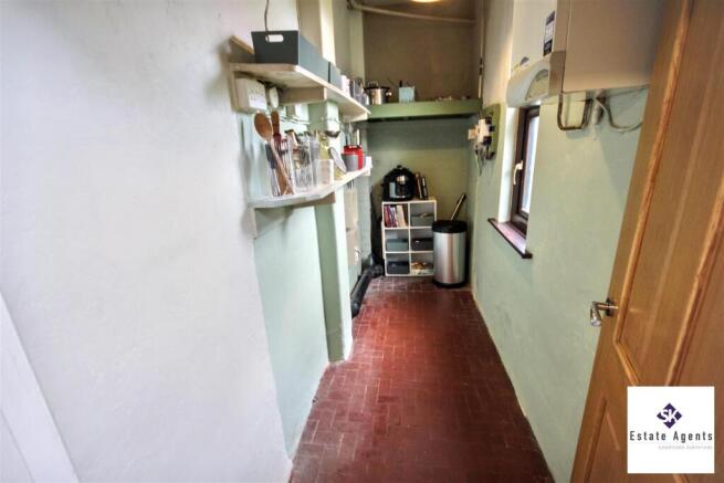 4 bed Semi-Detached for sale Image 6