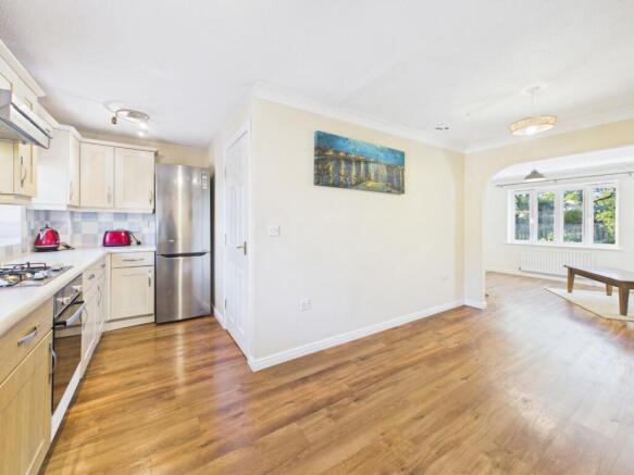 4 bed Town House for sale Image 12