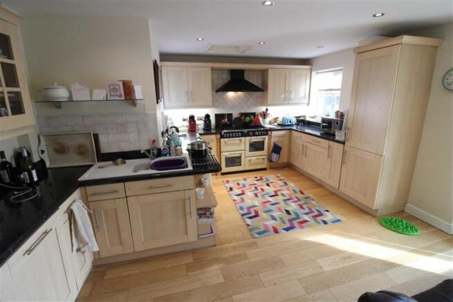 BREAKFAST KITCHEN WITH