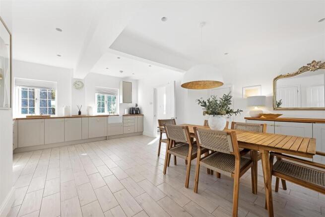 Kitchen/Dining Room