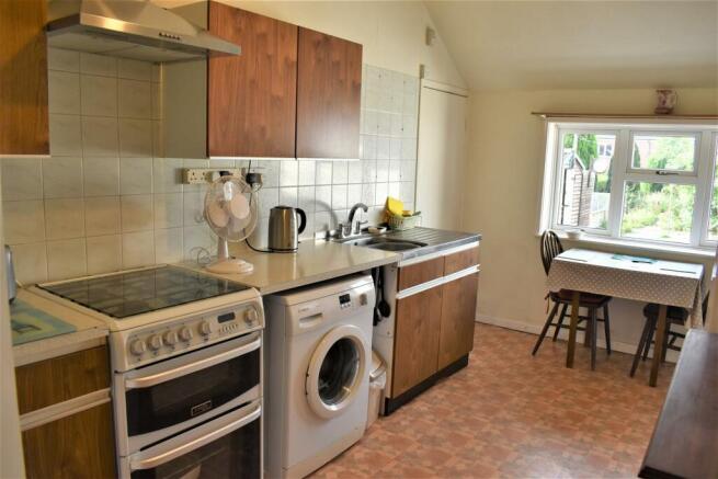 kitchen 2.jpg
