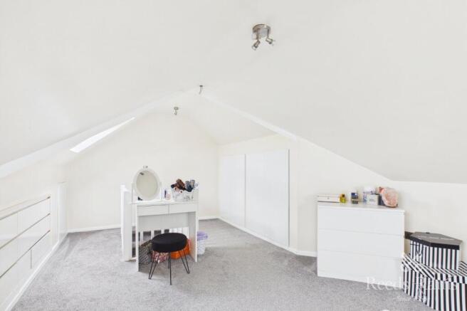 5 bed Semi-Detached for sale Image 11