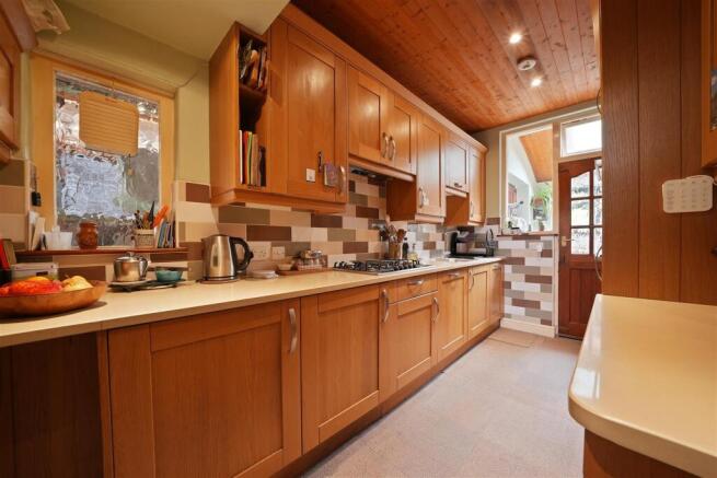 3 bed Semi-Detached for sale Image 9
