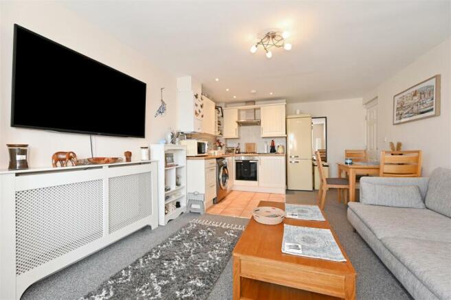 Kitchen/Lounge