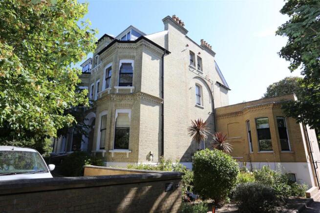 13, 8 Eaton Gardens (13).JPG