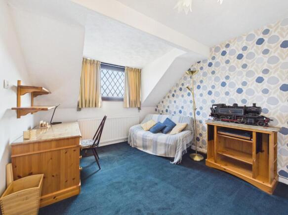 3 bed Semi-Detached Bungalow for sale Image 10