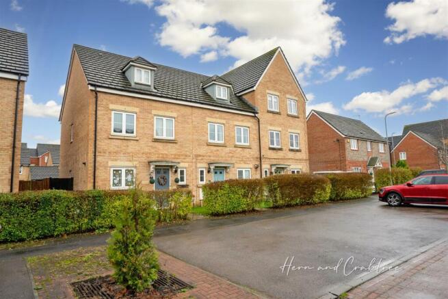 Mostyn Square, Llanishen, HernCrabtree (1).jpg