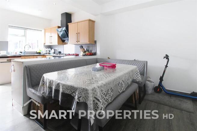 3 bed House to rent Image 7