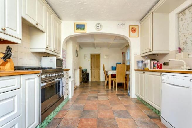4th Photo of Kitchen