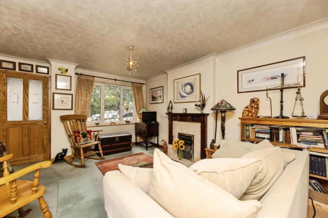 3 bed Semi-Detached for sale Image 6