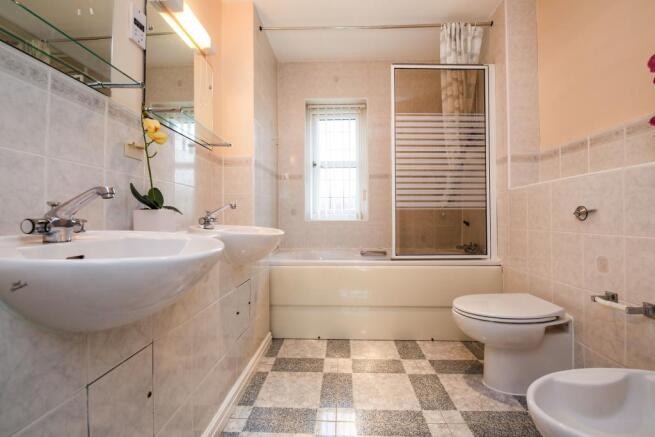 En-suite Bathroom