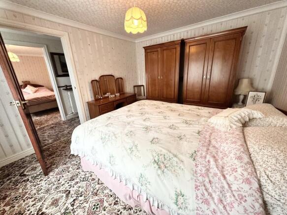 2 bed Terraced Bungalow for sale Image 9