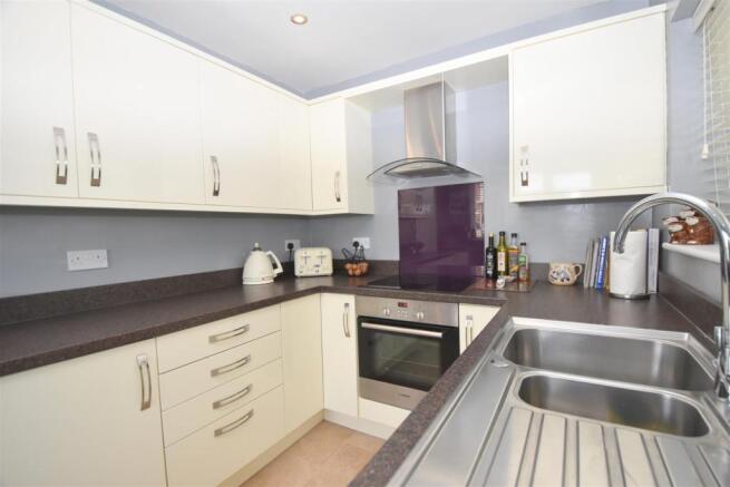 kitchen2.JPG