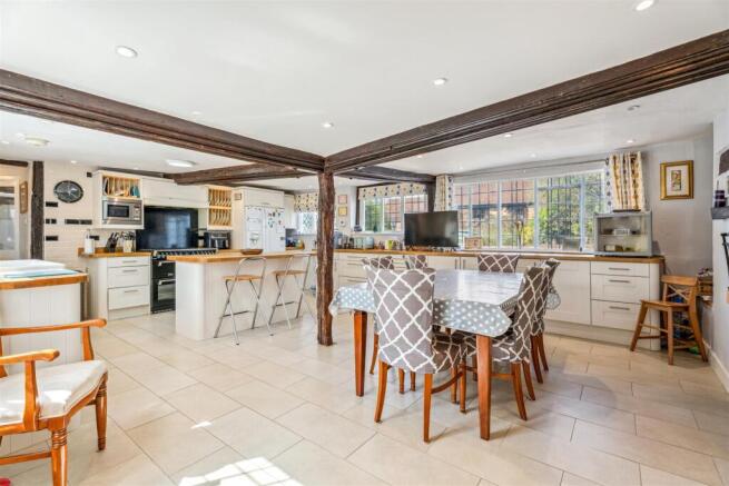 Kitchen/Dining Room