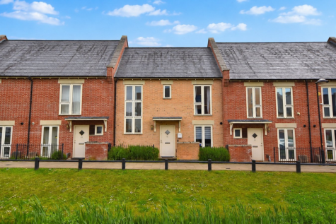 Knot Tiers Drive, Upton, Northampton, NN5
