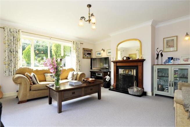 SPACIOUS LOUNGE