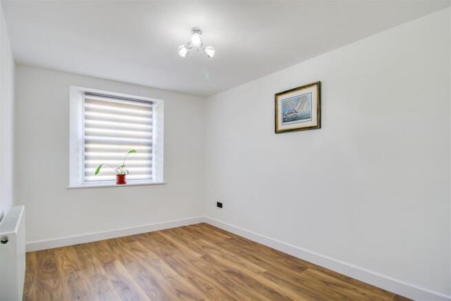 3 bed Link Detached House for sale Image 6