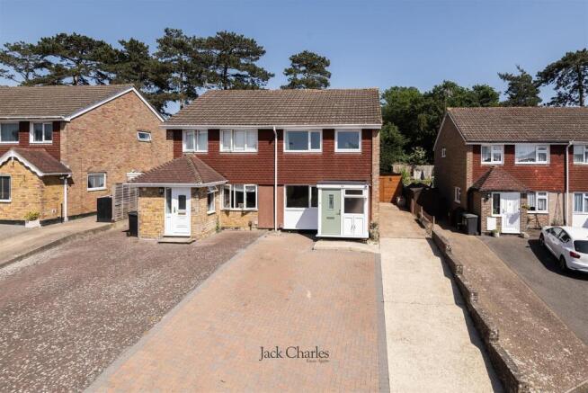 26 Cherwell Close, TN10 3TH 001.jpg