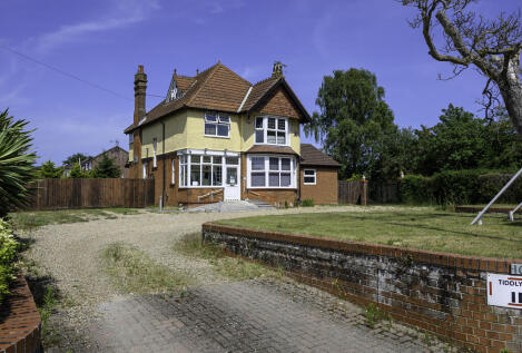 High Road, Trimley St. Mary, Felixstowe