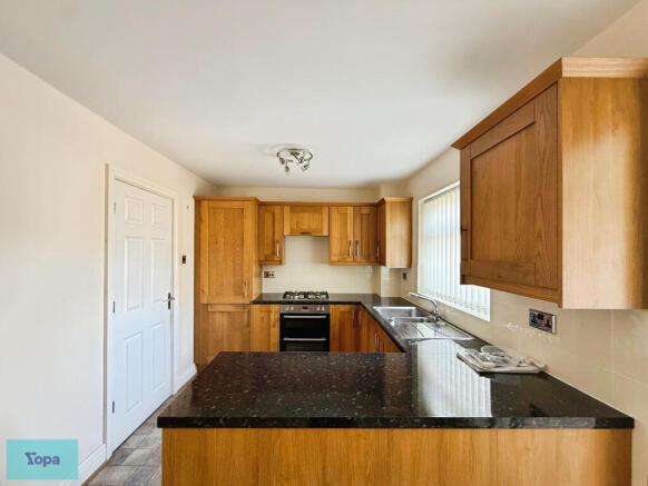 3 bed Semi-Detached for sale Image 4