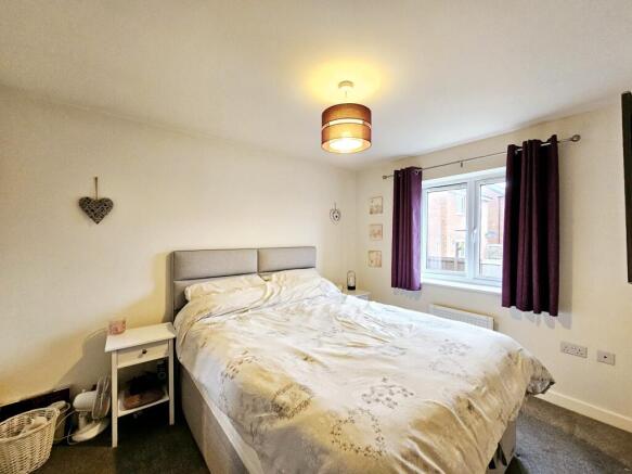 3 bed Semi-Detached for sale Image 8