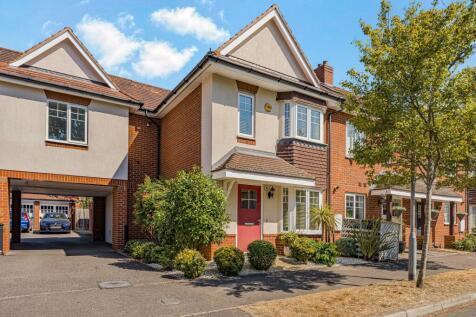 Hengest Avenue, Esher, KT10