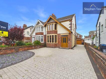 Walpole Avenue, Blackpool, FY4