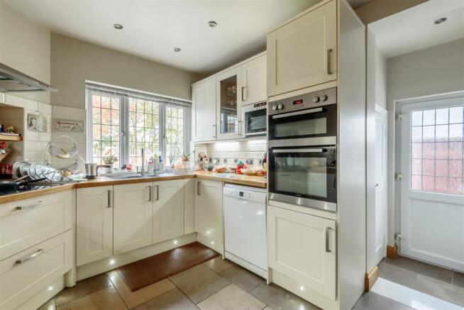 Kitchen: