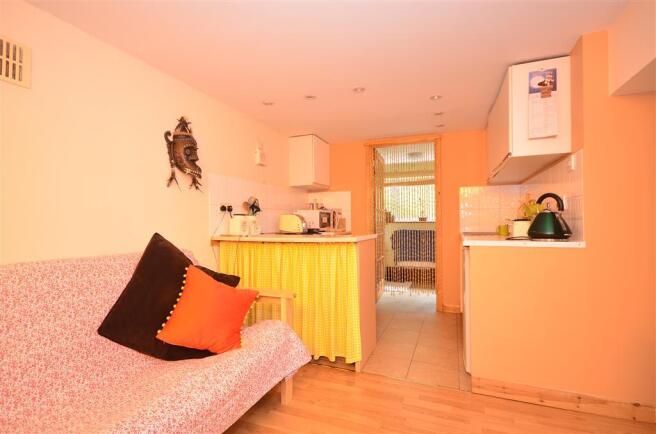 Lounge / Kitchen