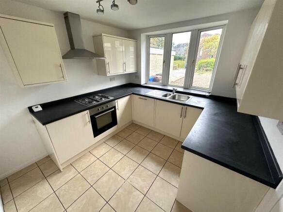 3 bed Detached to rent Image 6