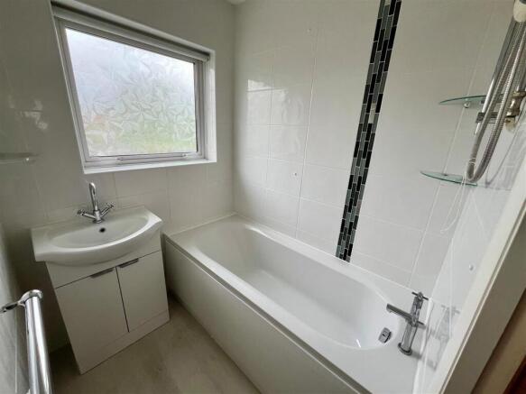 3 bed Terraced for sale Image 9