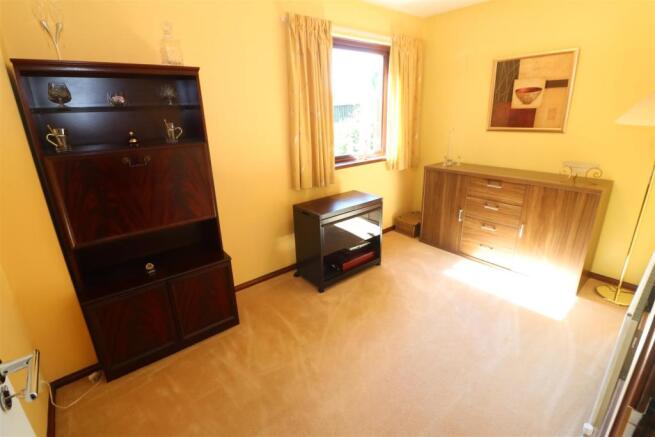 Bedroom 5 / Study