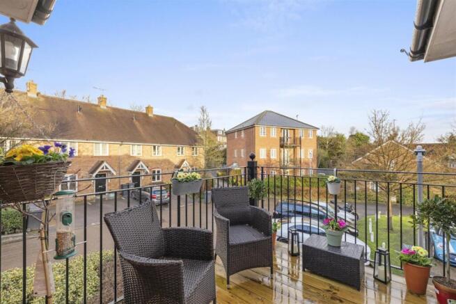 64 Copperfields, HP12 4AN-6.jpg