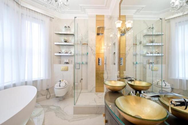 Master Ensuite Bath